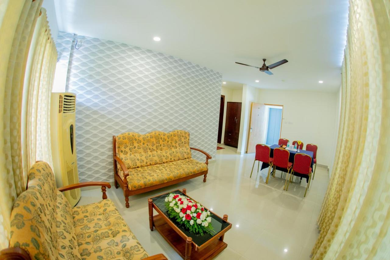 מלון Adur Lals Residency מראה חיצוני תמונה